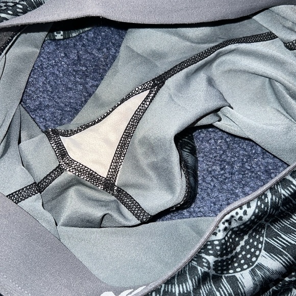 2 pairs of Nike Pro spandex - Picture 7 of 8